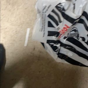 Meet your Posher, Howdy